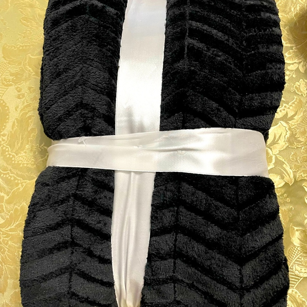 Black flannel blanket
